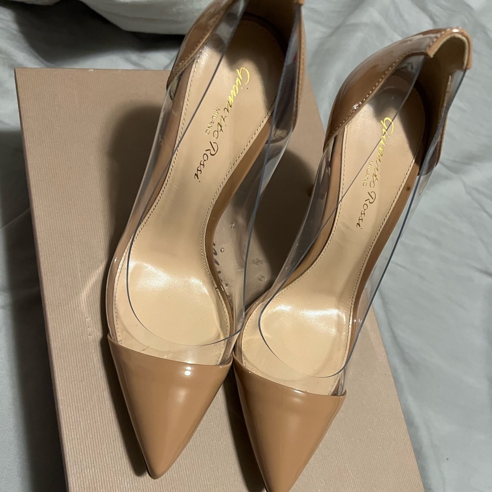 Gianvito Rossi Plexi heels size 35 nude